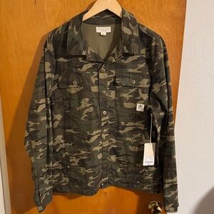 Camo Jacket Mens Large Walker Hayes